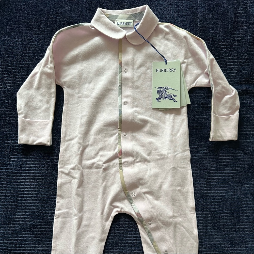 Burberry Stretch Cotton Three-piece
Baby Gift Set